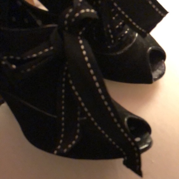 Moschino Cheap and Chic 37.5 7.5 peep toe lace up spectator suede heels retro - Picture 6 of 8